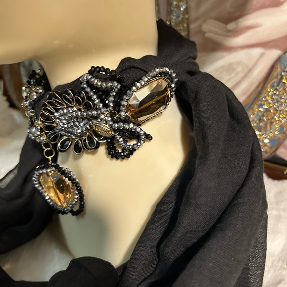 Woman artisanal pashmina - Picture 3 of 8